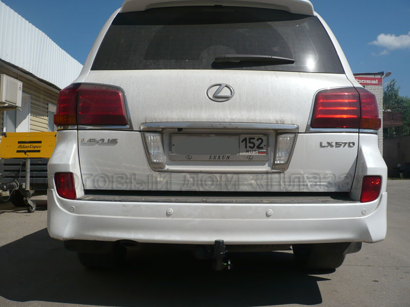 Фаркоп на Lexus LX570